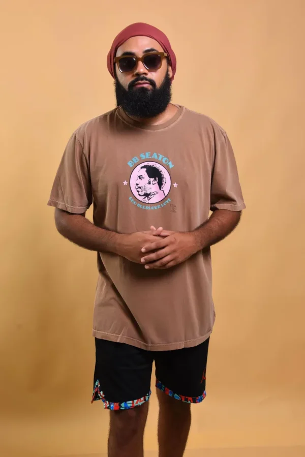 T-Shirt com a capa do disco God Bless our love do BB Seaton na parte da frente a lojo da Dread na parte de trás